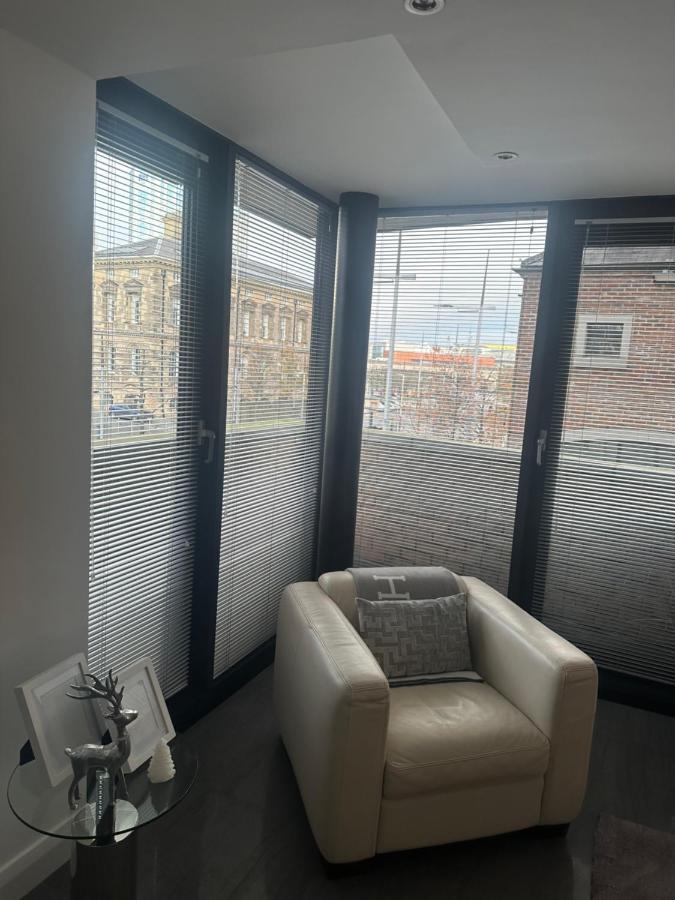 Luxury Apartment Belfast City Centre Overlooking Custom House Sqaure Extérieur photo