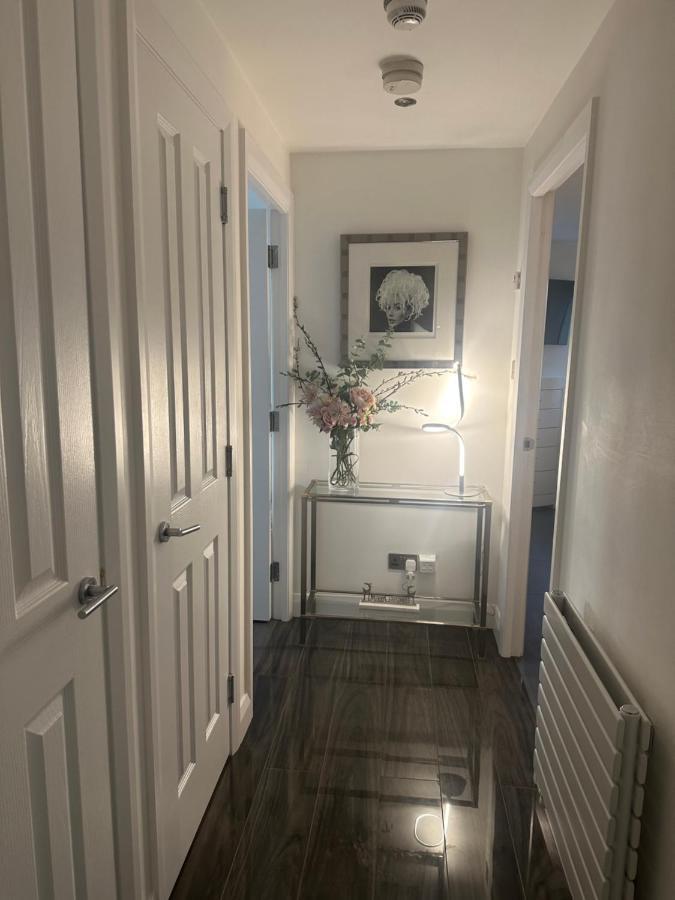 Luxury Apartment Belfast City Centre Overlooking Custom House Sqaure Extérieur photo